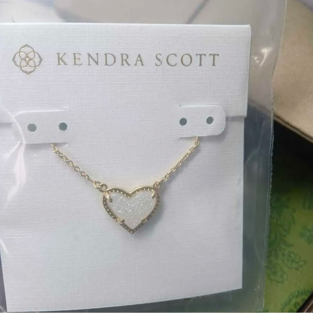 Kendra Scott Gold Heart Pendant Necklace